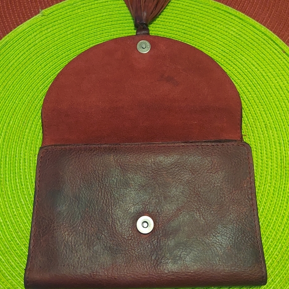 Authentic Patricia Nash Beaumont Leather Colli Clutch Wallet Burgundy - Picture 6 of 11